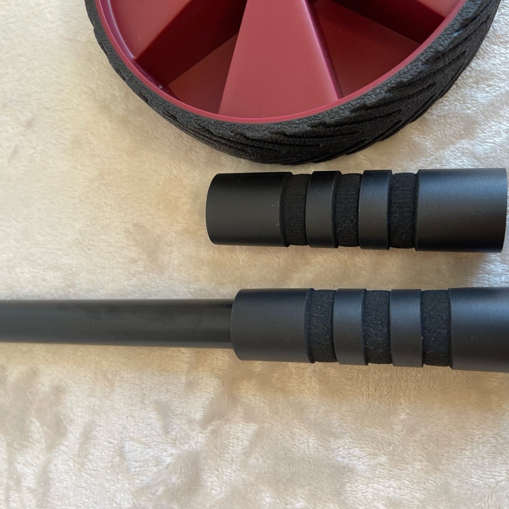 TKO Abs Wheel Core Trainer in Black and Red‎ - Picture 3 of 6